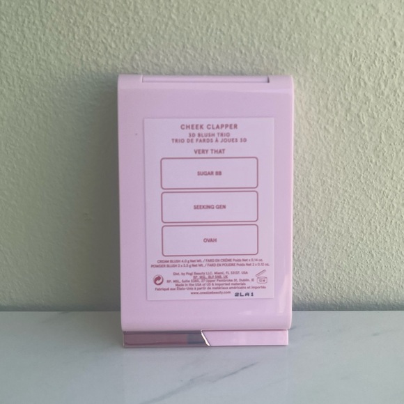 ONE/SIZE Patrick Star Cheek Clapper 3D Blush Trio Palette - Picture 4 of 9